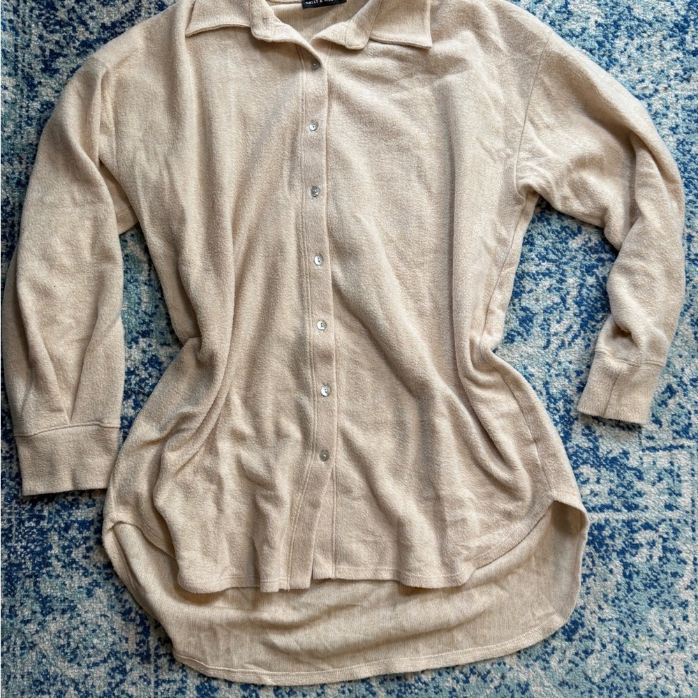 Beige Textured Button-Up Shirt - Picture 2 of 3